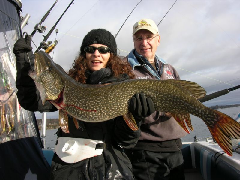 Water-Wolf-Charters-Monster-Pike-Action-1024x768